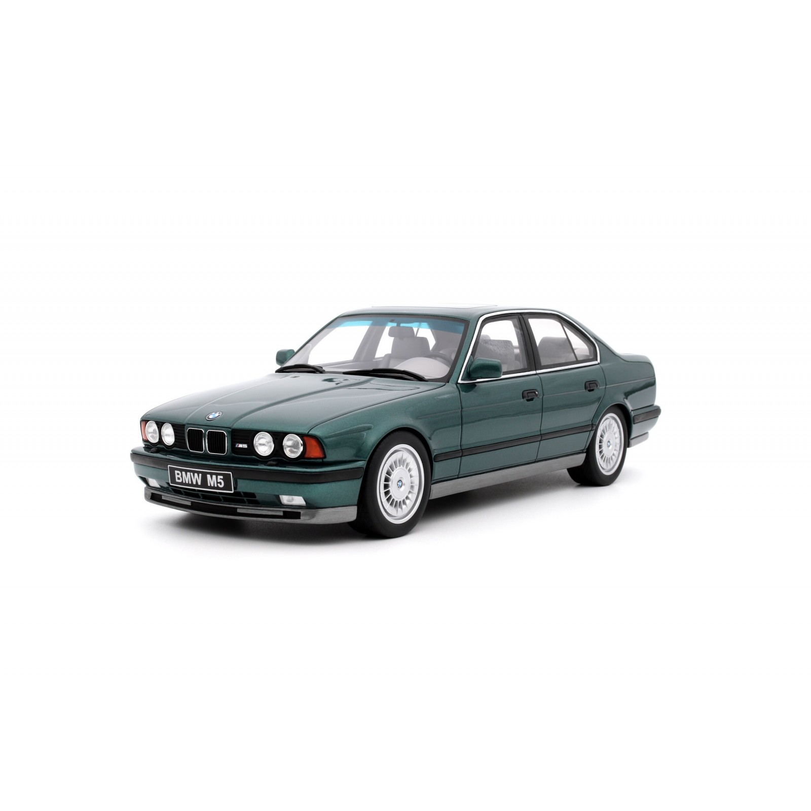 M5 E34 Cecotto Lagoon Green 266