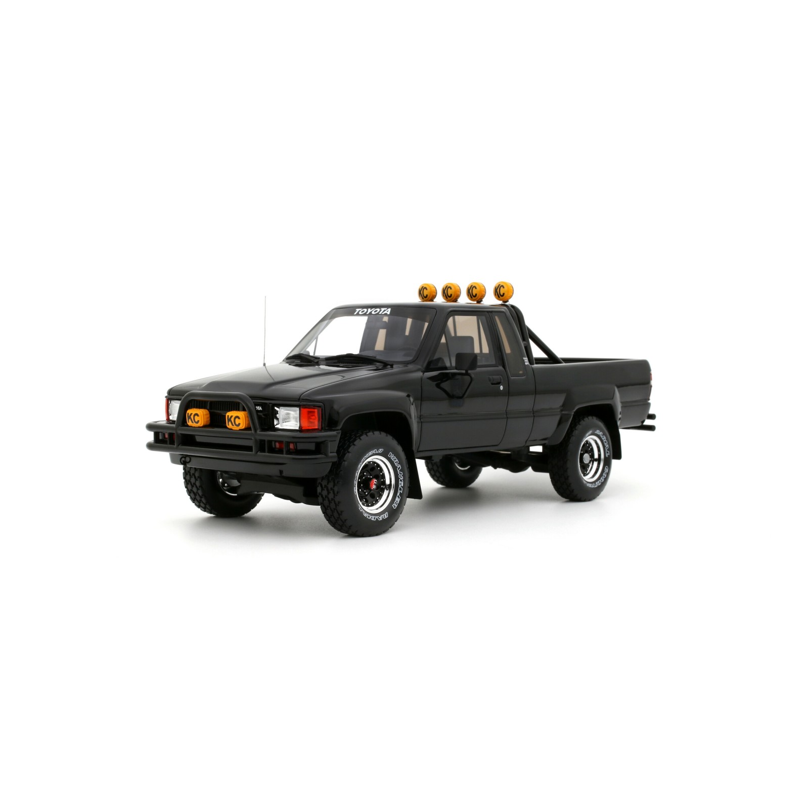 Hilux SR5 Glossy Black 202