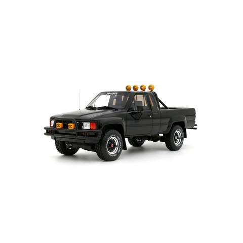 Hilux SR5 Glossy Black 202