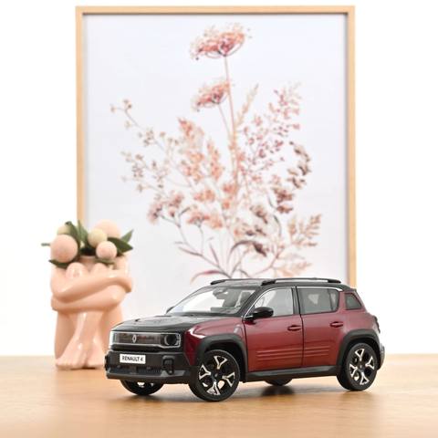 4 E-Tech Electric Carmin