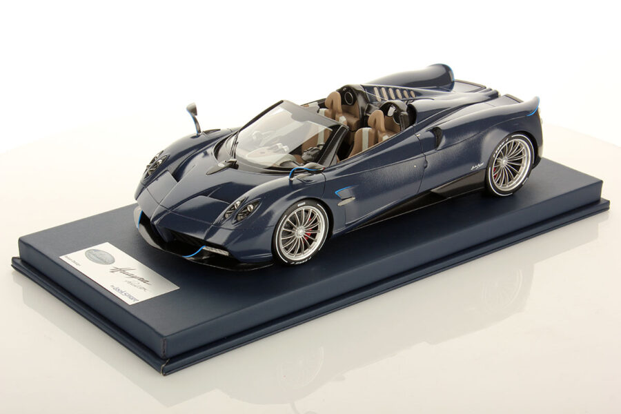 Huayra Roadster