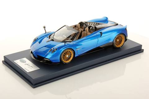 Huayra Roadster