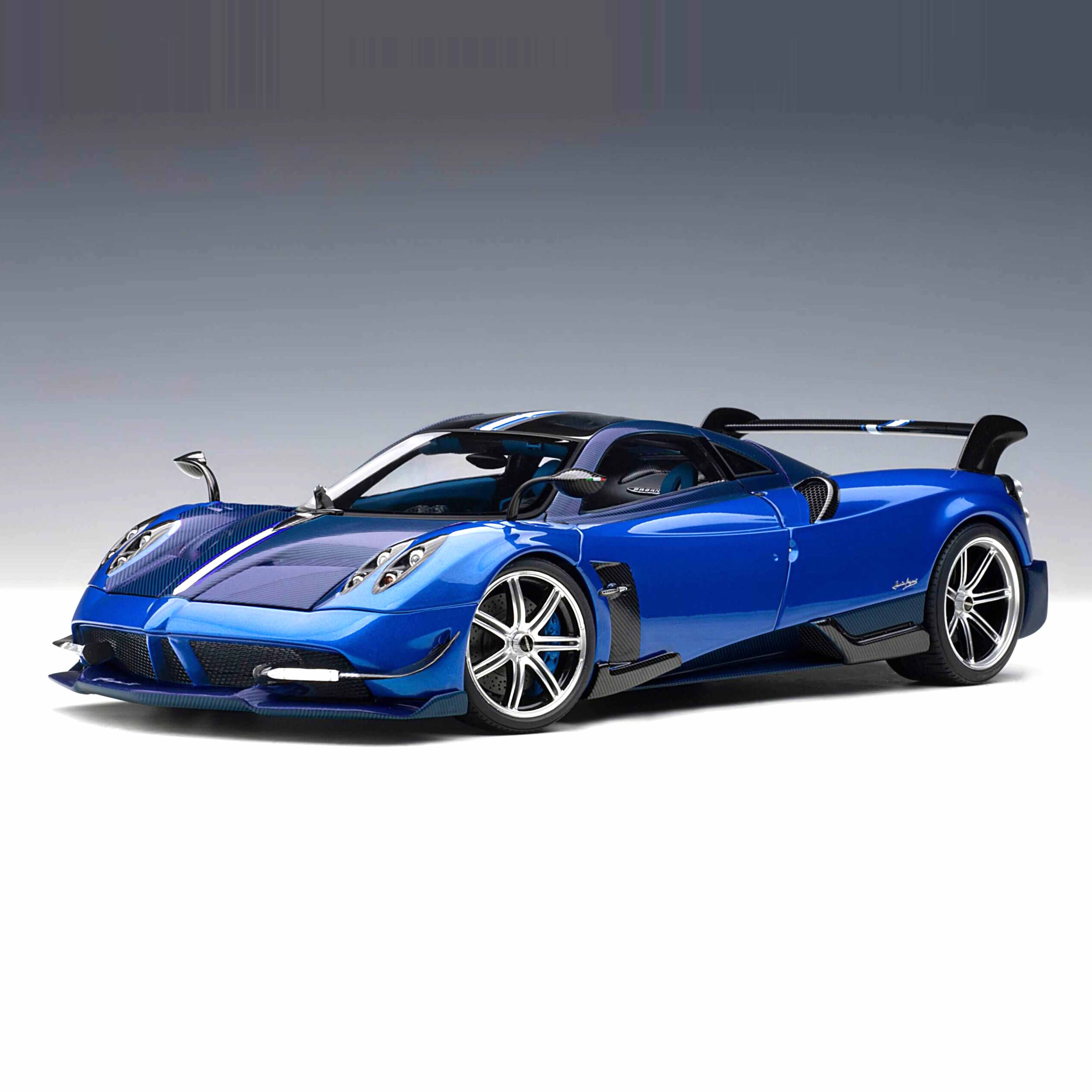 Huayra BC Blue Carbon/Carbon