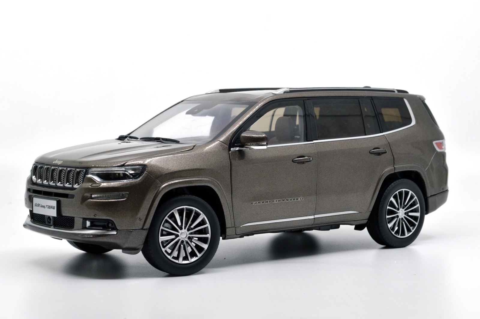 Grand Commander Die-cast Model Car