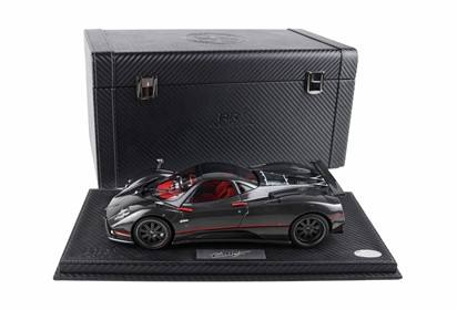 Pagani Zonda F diecast full open Gloss carbon Black with stripe