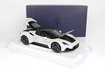 MC20 diecast full open white Audace roof