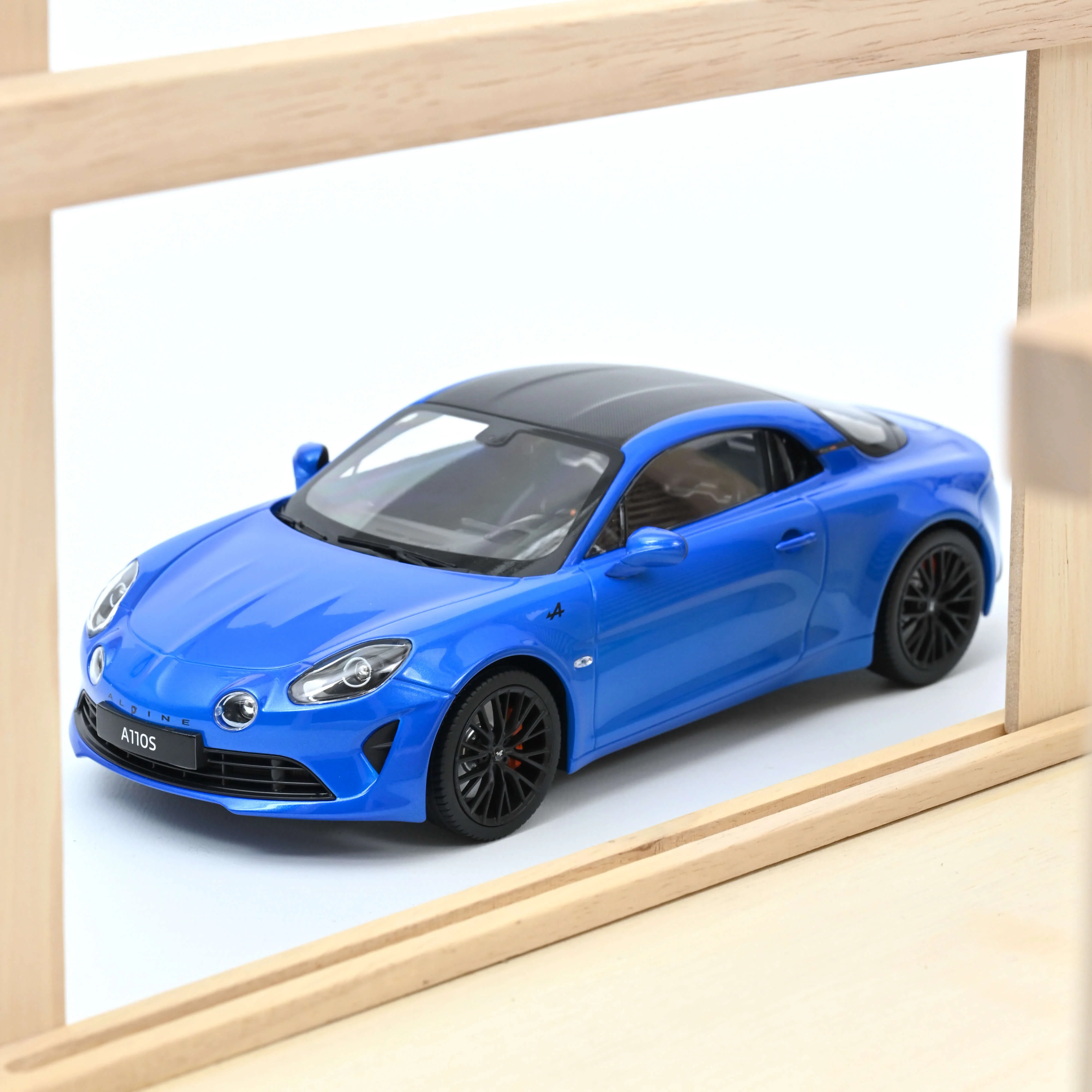 A110S Alpine Blue&Carbon roof