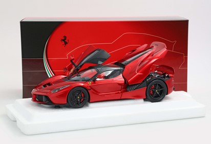 LaFerrari open diecast rosso F1 2007 and roof