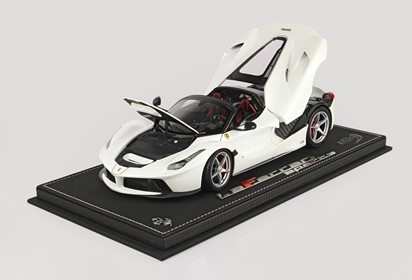 LaFerrari APERTA metallic Italian