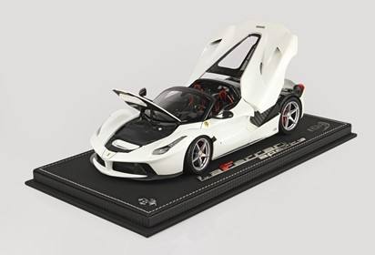 LaFerrari APERTA metallic Italian