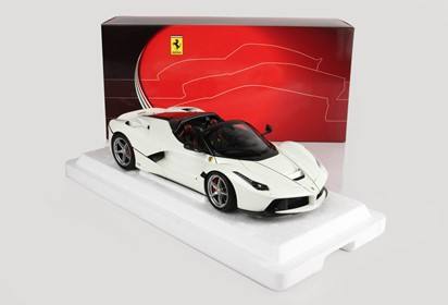 LaFerrari APERTA metallic Italian