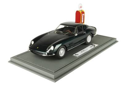 275 GTB Personal Clint Eastwood with Shell petrol pump