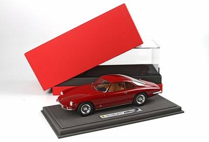 500 Superfast I serie with display case