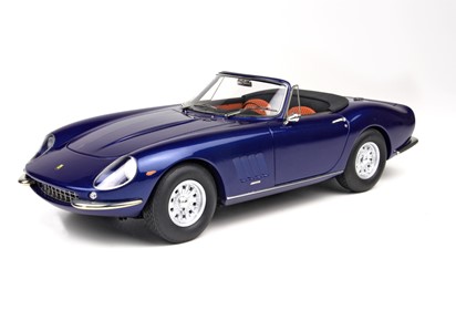 275 GTS/4 Spider NART with display case