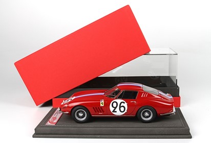 275 GTB Competizione Le mans with display case