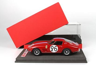 275 GTB Competizione Le mans with display case