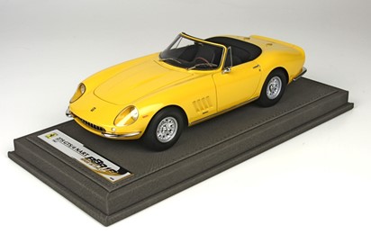 275 GTS/4 Spider NART with display case