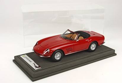 275 GTS/4 with display case