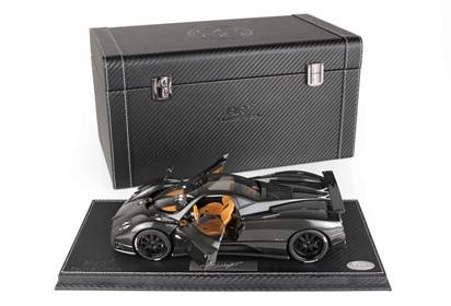 Zonda F carbon fiber