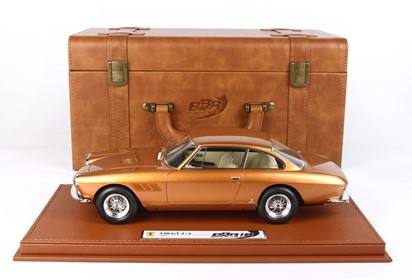 330 GT 2+2 special packaging