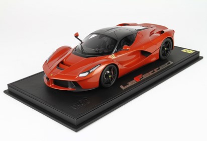 LaFerrari met copper with carbon roof