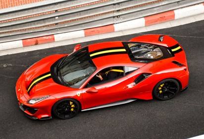 488 PISTA Rosso Corsa with Carbon wheels and stripe