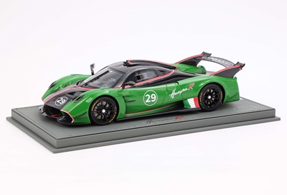 Huayra R Gloss black carbon e grass