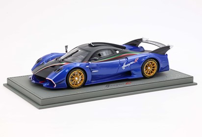 Huayra R Matt black and France