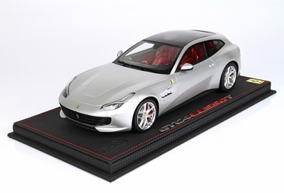 GTC4 Lusso T Panoramic roof Argento Nurburgring with wheels