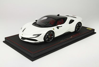 SF90 Stradale Avus white and roof