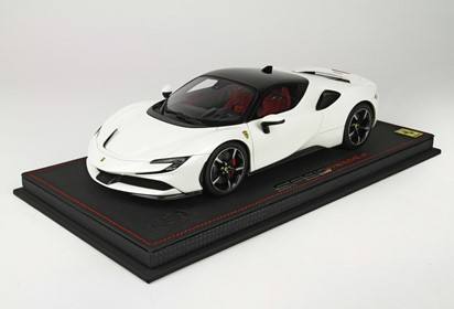 SF90 Stradale Avus white and roof