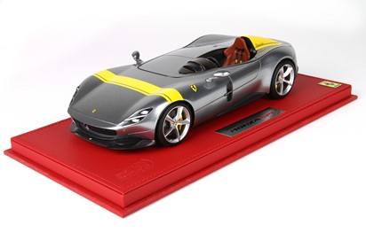 Monza SP1 metal display included