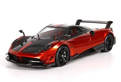 Huayra BC met with display case
