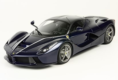 LaFerrari Tour de France/ carbon roof