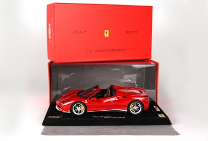 488 Spider 70th Anniversary with display case