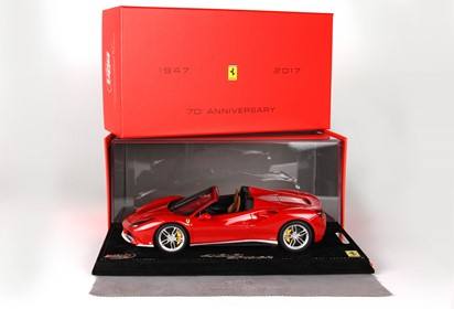 488 Spider 70th Anniversary with display case
