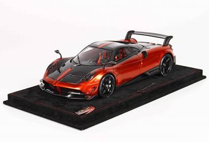 Pagani Huayra BC met with display case