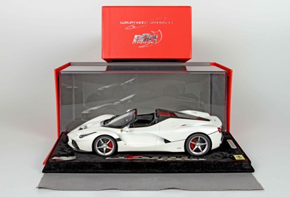 LaFerrari Aperta Italian met