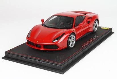 488 GTB 85th Geneve Motor Show with display case