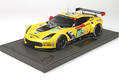 Corvette C7 R LM GTE Pro 24 H Le Mans with display case