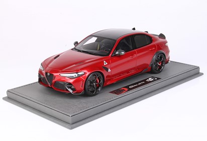 Giulia GTA Rosso GTA brakes black seat belts