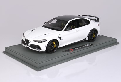 Giulia GTAM Bianco Trofeo roll bar Bianco Trofeo brakes