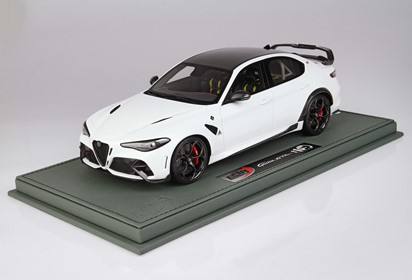 Alfa Romeo Giulia GTAM Bianco Trofeo roll bar Bianco Trofeo brakes