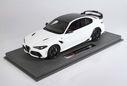 Giulia GTAM Bianco Trofeo roll bar Bianco Trofeo brakes