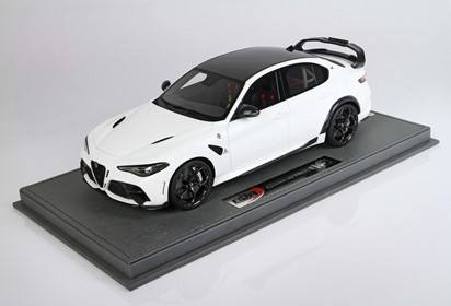 Alfa Romeo Giulia GTAM Bianco Trofeo roll bar Bianco Trofeo brakes