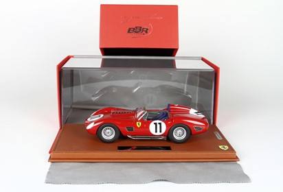 250 TR60 winner 24H Le Mans with display case