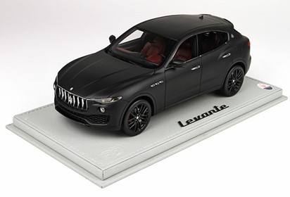 Levante with display case