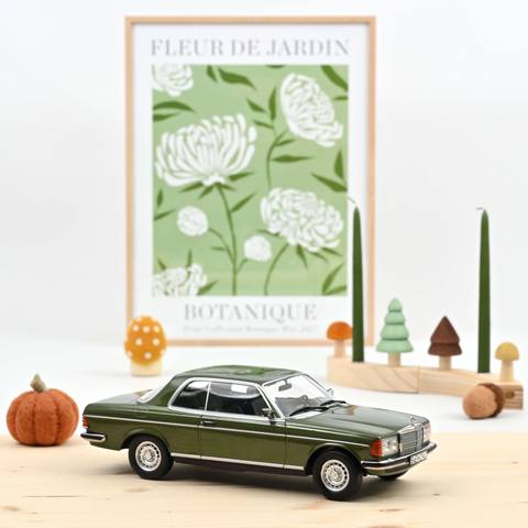 Mercedes-Benz 280 CE Vert metallise