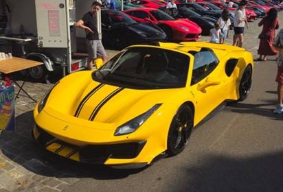 Ferrari 488 Pista Spider Giallo Modena with two stripes