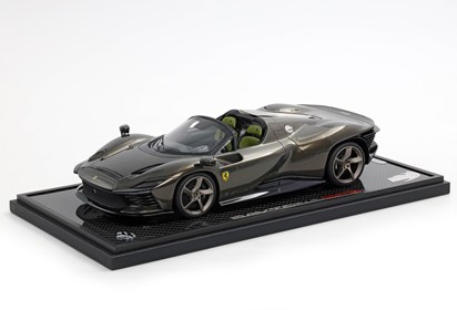 SP3 Daytona open roof full goldcarbon fiber